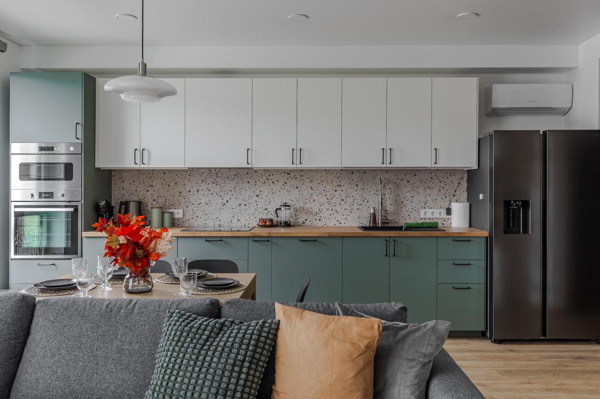 Fantasy House, Cozzy Apartmens, Free Parking, Long Welcome Апартаменты *